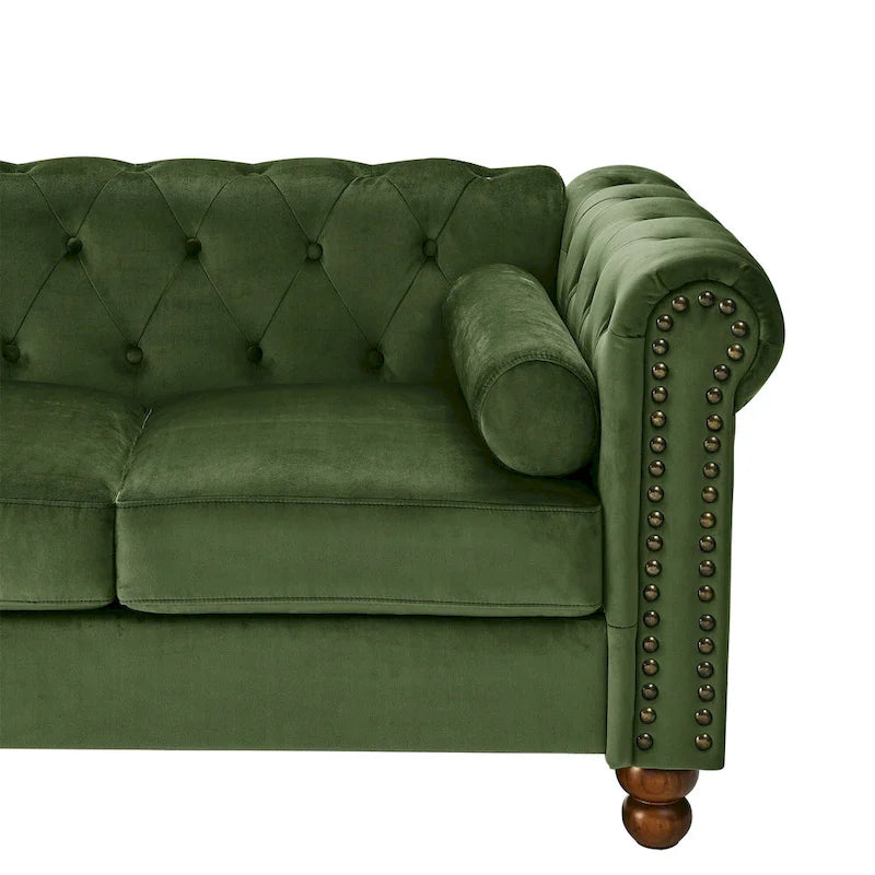 Divano Chesterfield in velluto da 74,5" con bottoni capitonné, braccioli arrotolati, gambe tornite e design elegante