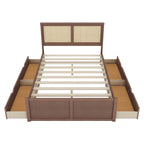 Letto con piattaforma contenitore in legno con 4 cassetti e testiera in rattan