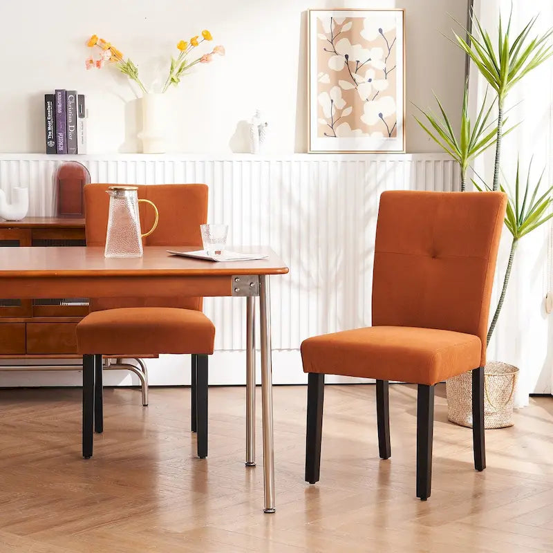 Set di 2 sedie da pranzo laterali imbottite in tessuto con schienale trapuntato dal design semplice e moderno